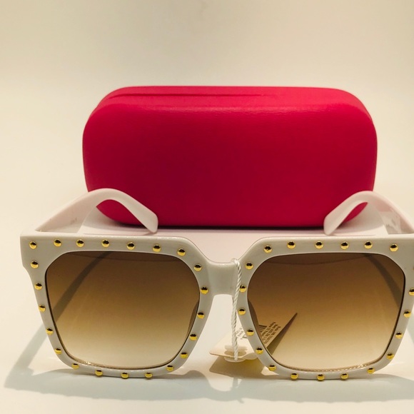 🛒Bundle any 2 Sunglasses for $30😍 - Picture 3 of 3